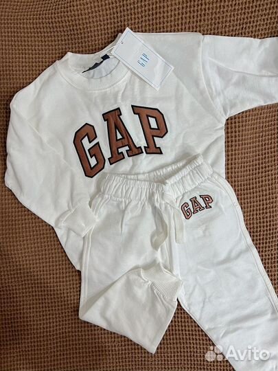 Костюм Gap