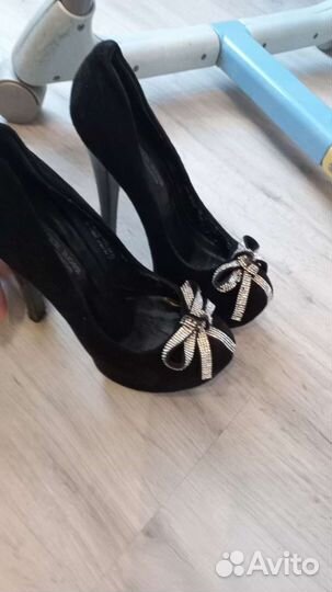 Продам туфли надевала пару раз, в хорошем состояни