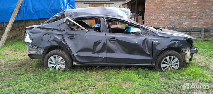 Volkswagen polo капот