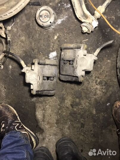 Суппорта передние Renault Logan