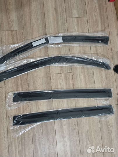 Дефлекторы окон на Land Cruiser 200