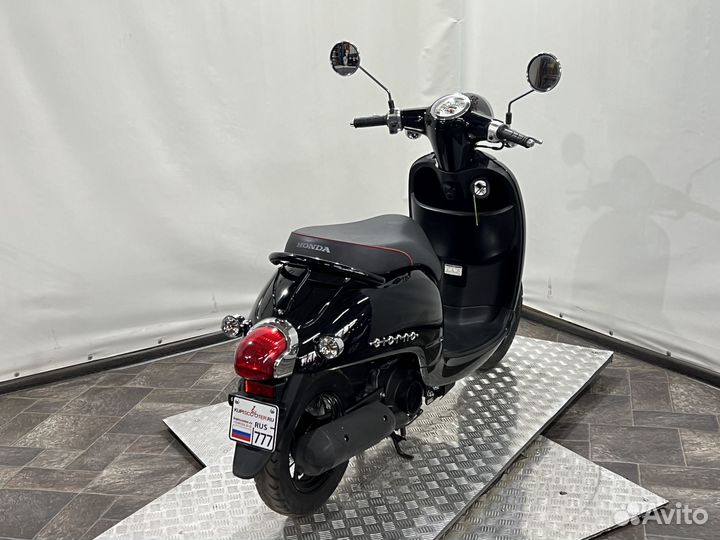 Скутер Honda Giorno