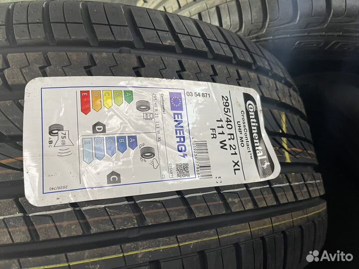 Continental CrossContact UHP E 295/40 R21 111W
