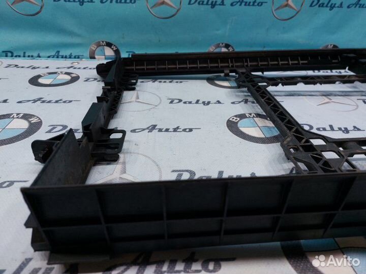 Рамка радиатора Bmw 525I E39 LCI M54B25 2000-09-29