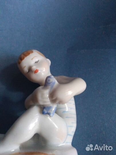 Мальчик с рыбой. лфз