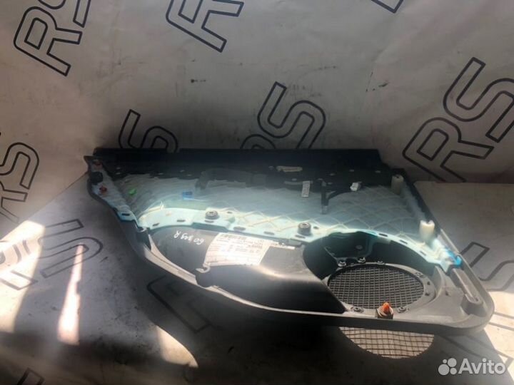 Обшивка двери задняя правая Mercedes-Benz C-Class