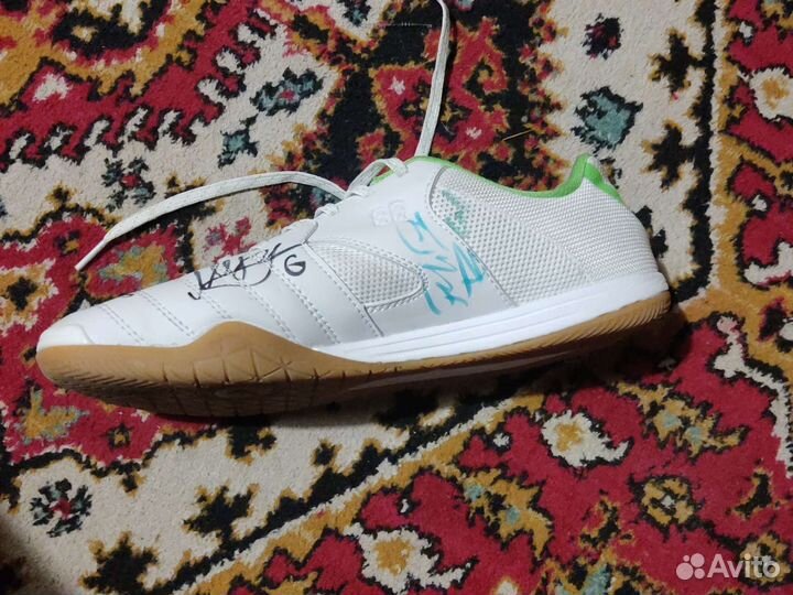 Футзалки с афтографоми игроков команды пфк цска