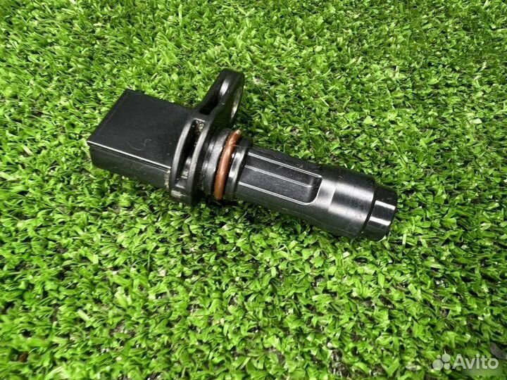 Датчик положения коленвала Toyota Camry XV70