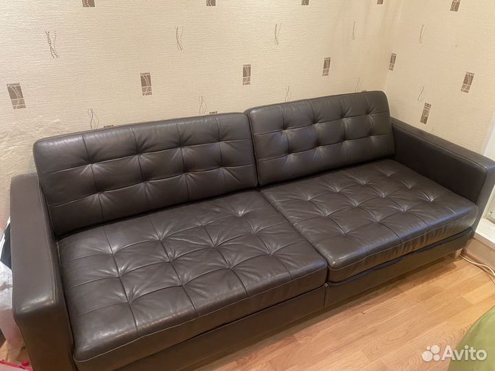 Кожаный диван