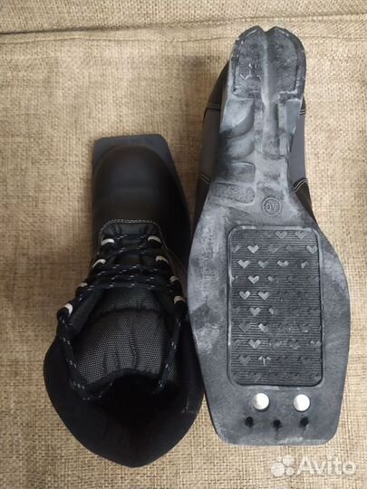 Лыжные ботинки