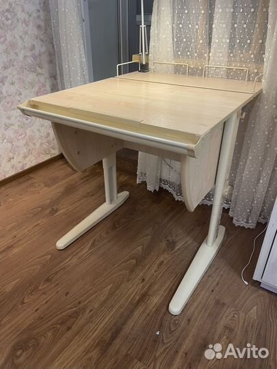 Растущая парта дэми, лампа и стул