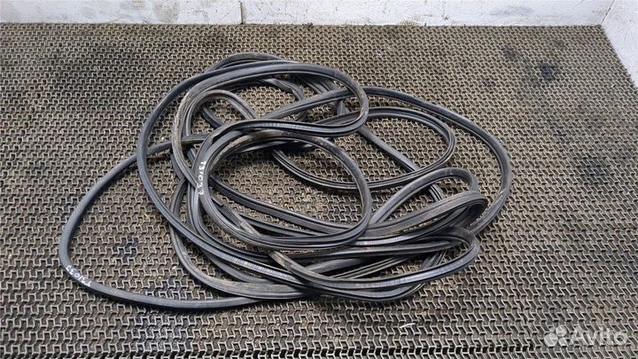 Уплотнитель Mitsubishi Eclipse Cross, 2019