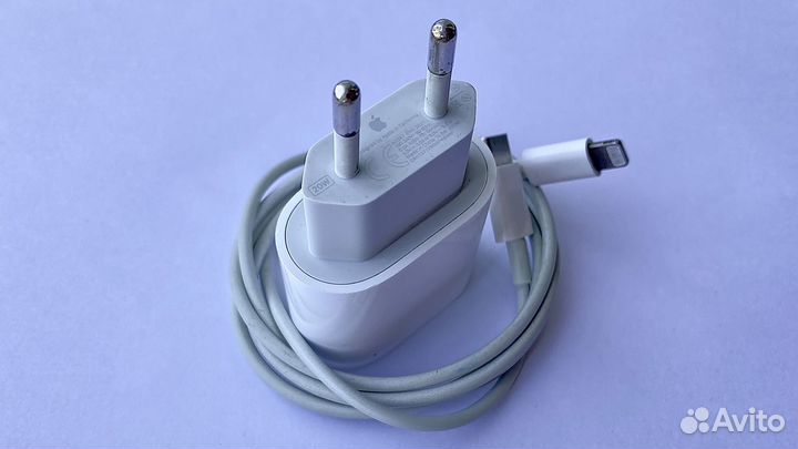 Быстрая зарядка для iPhone 20w оригинал б/у