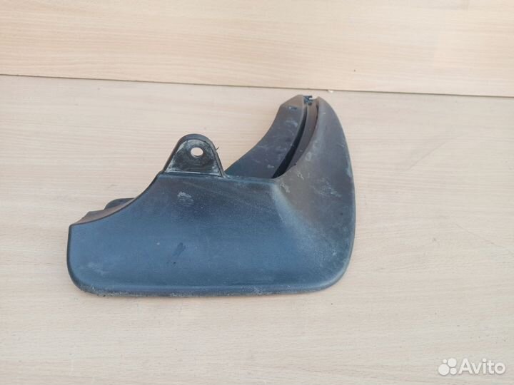 Брызговик задний правый Skoda Octavia A7 2020 г