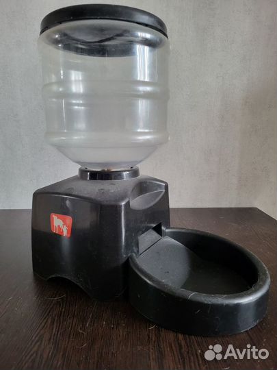 Автоматическая кормушка для собак/кошек