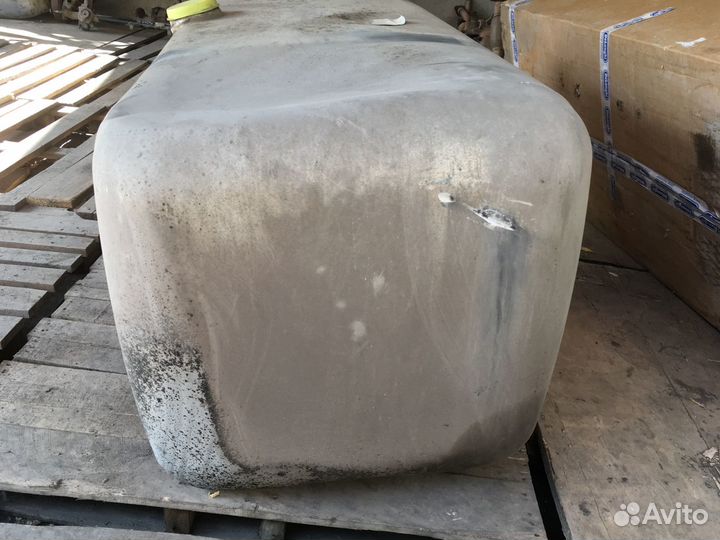 Топливный бак бензобак Mercedes Actros Axor 650L