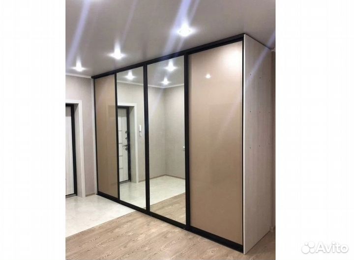 Двери купе в нишу