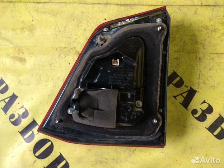 Фонарь задний левый внутренний Toyota Land Cruiser