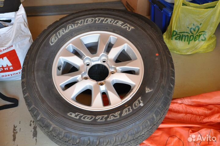 285/65 R17 Toyota Land Cruiser 200 dunlop