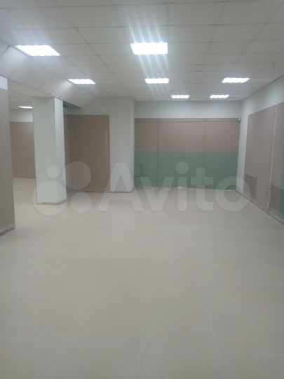 Торговая площадь в центре города, 860 м²