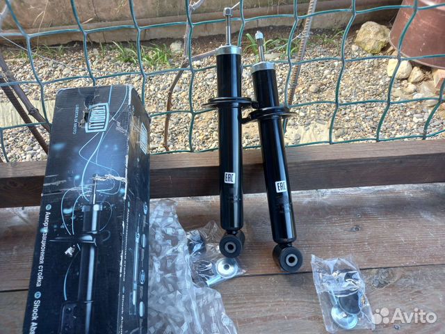 Продам2шт стойки задние ваз 2108 2110