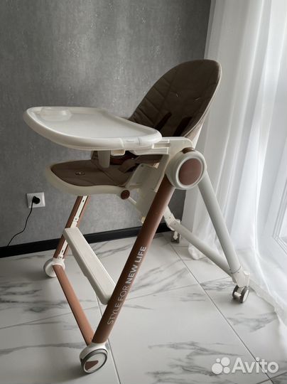 Стульчик для кормления happy baby berny v2