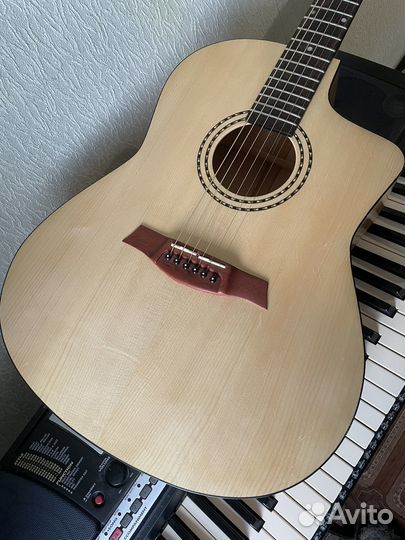 Акустическая гитара