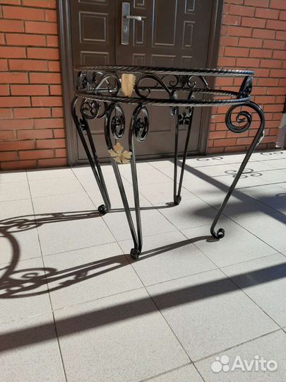 Стол кованный