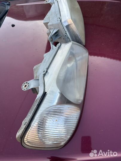 Фара автомобильная
