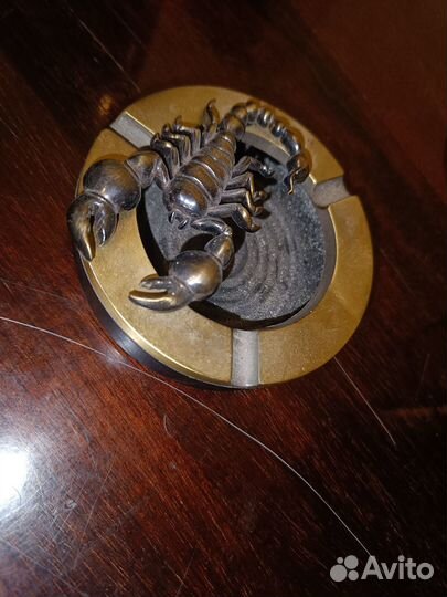 Коллекционная пепельница со скорпионом