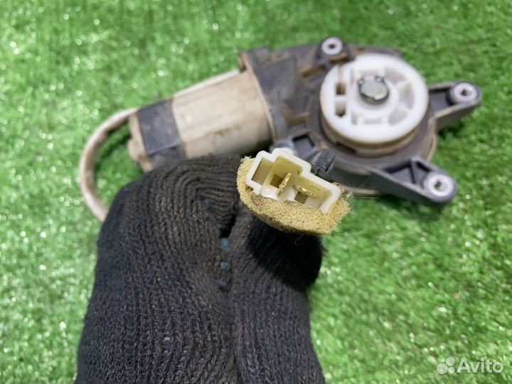 Мотор стеклоподъемника правый Lifan Breez 520