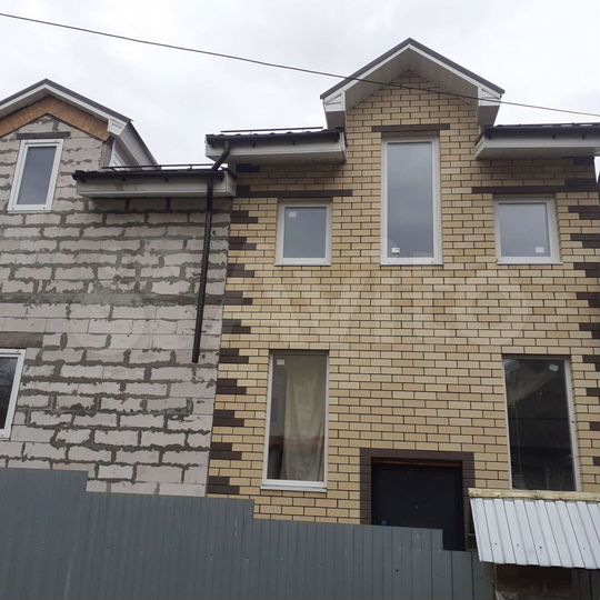 Дом 260 м² на участке 9 сот.