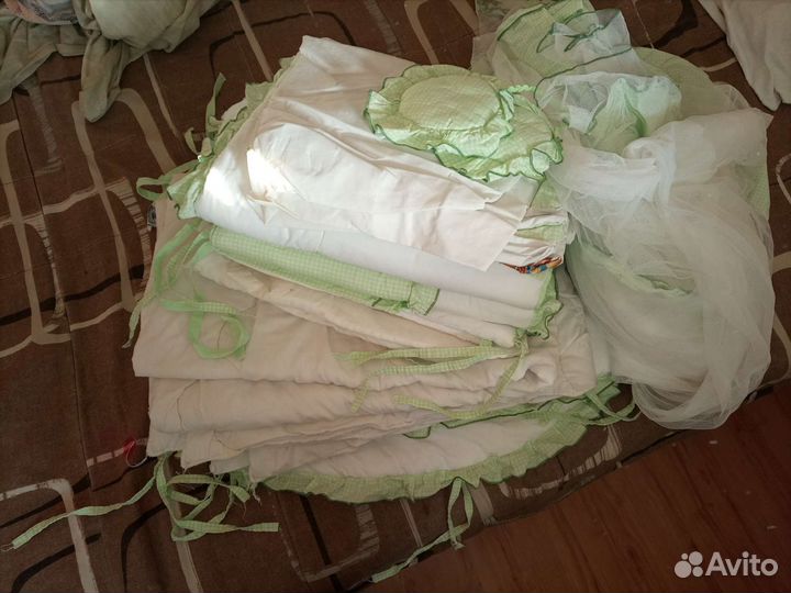 Постельное белье в детскую кроватку с бортиками