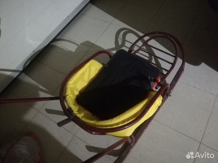 Детские санки с ручкой