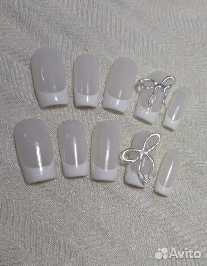 Накладные ногти с дизайном