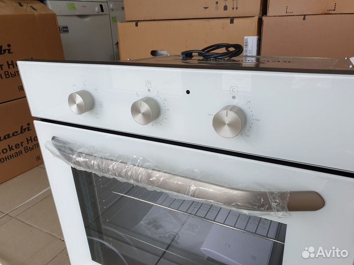 Духовой шкаф Macbi MBO 1660 Белый