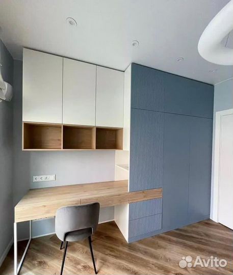 Письменный стол и шкаф