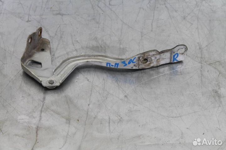 Петля капота правая Hyundai-KIA Solaris 1