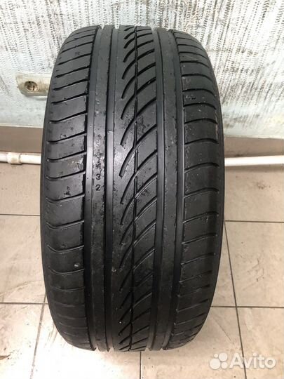 Nokian Tyres NRVi 255/50 R19