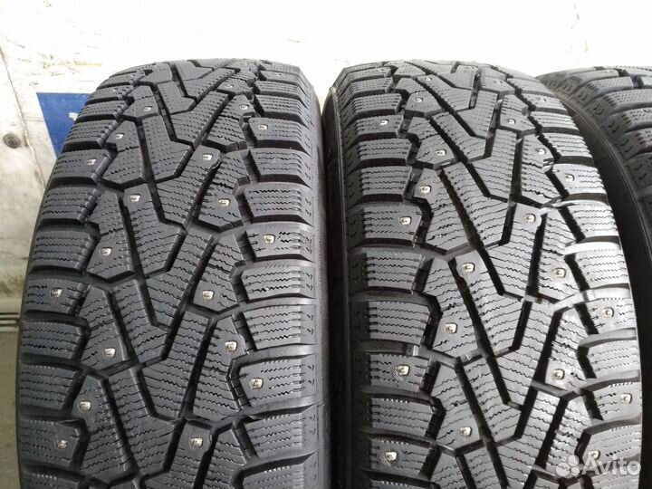 Pirelli Ice Zero 215/55 R17 98T