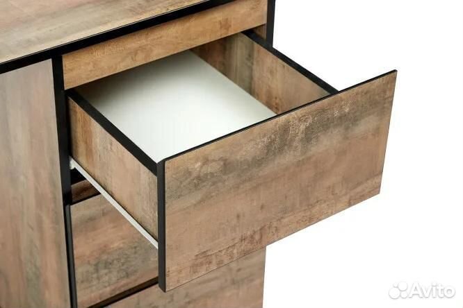 Письменный стол