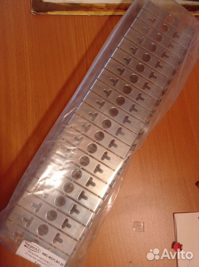 Настенный кронштейн nikomax на 20 плинтов