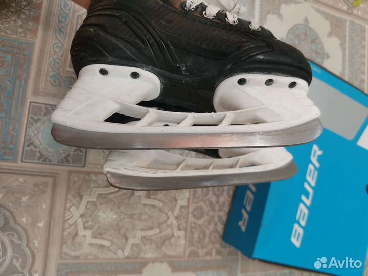 Хоккейные коньки bauer