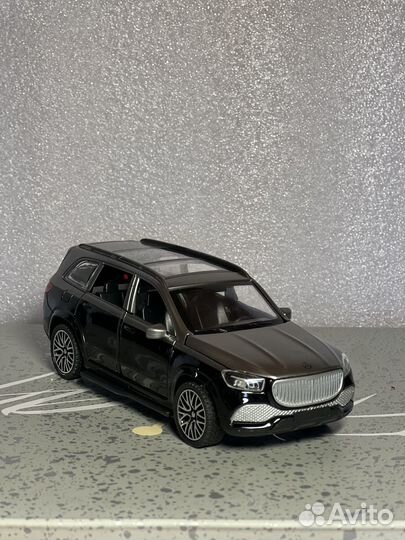 Металлическая машинка Mercedes-benz GLS 1:32