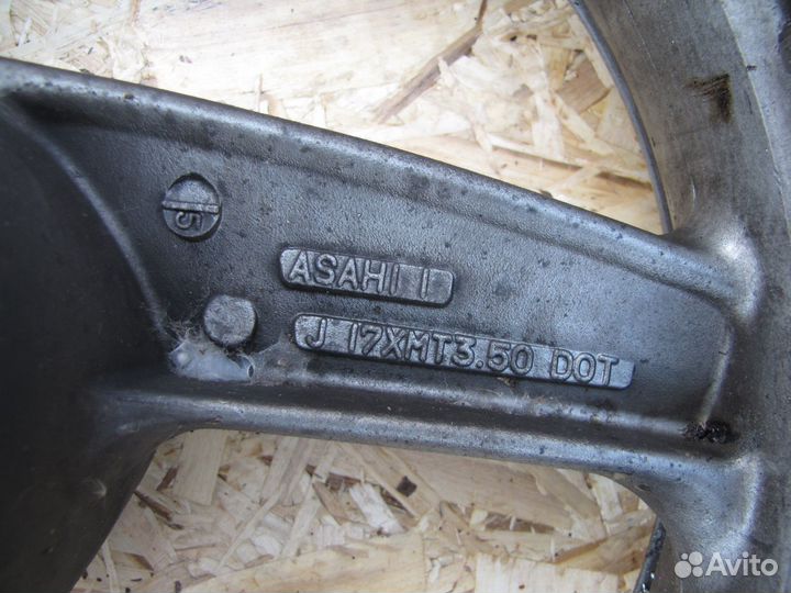 Колесо переднее Kawasaki ZZR400-1 (ZX400K)