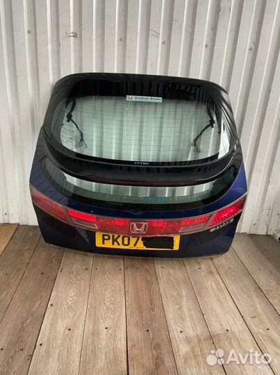 Стекло двери багажника заднее Honda Civic 5D R18A2