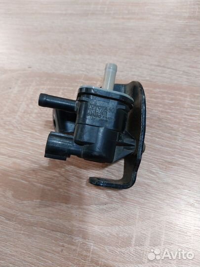 Клапан вакуумный абсорбера Toyota Lexus