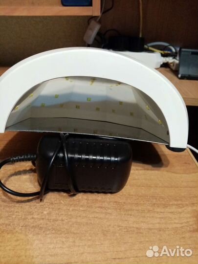 Лампа для ногтей