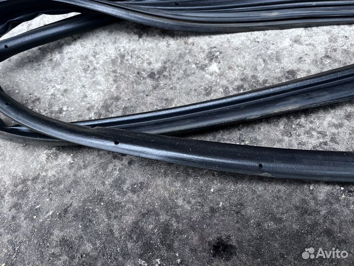 Резиновые уплотнители на двери хонда аккорд CL9