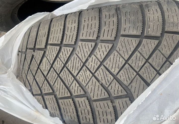 Pirelli Ice Zero 215/60 R17